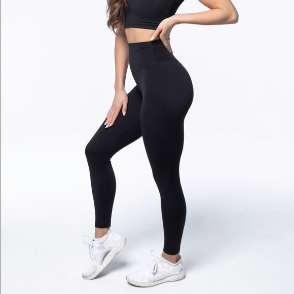 balance athletica Pants - Balance Athletica Dire Wolf Leggings XS